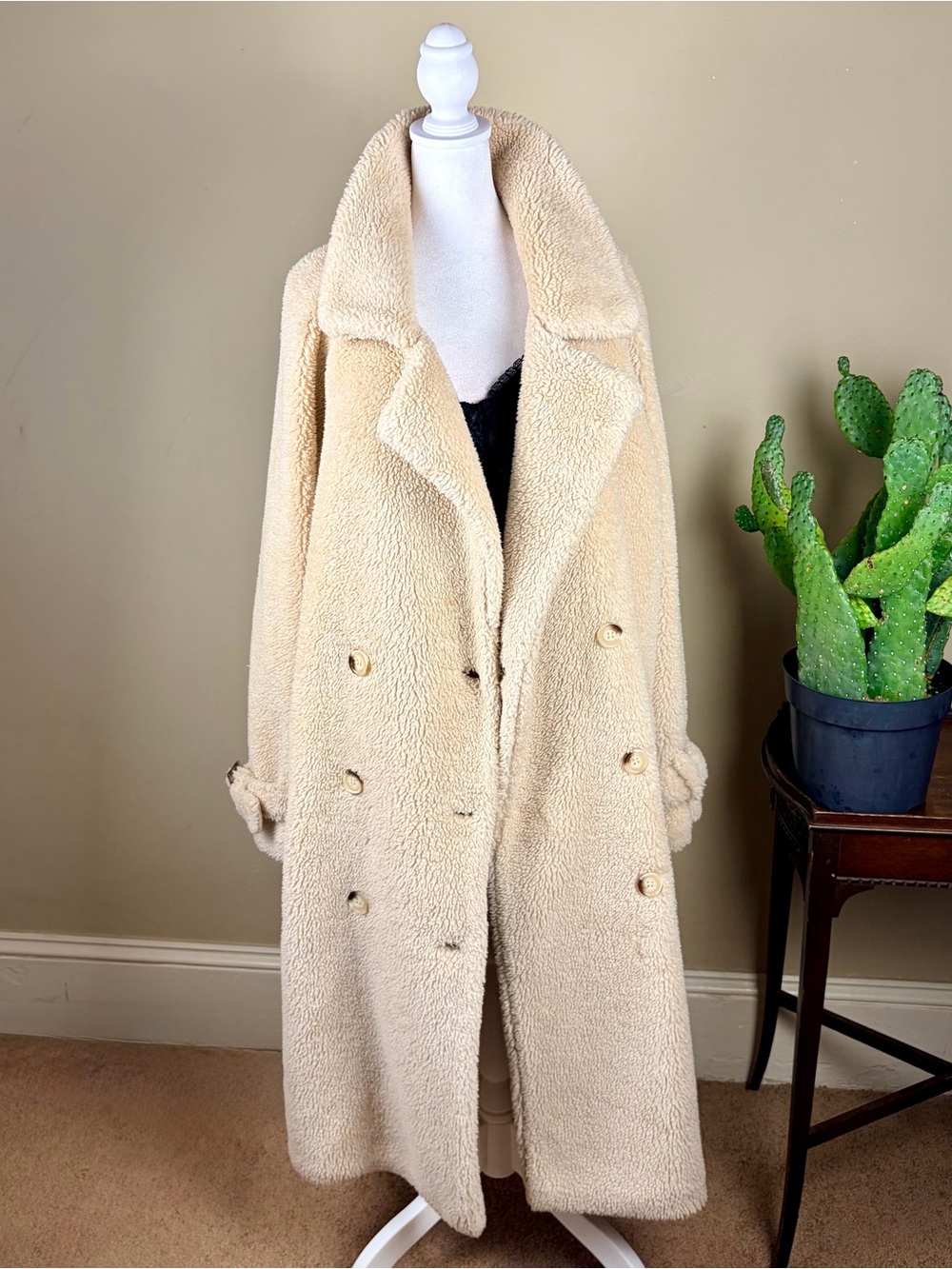Lamarque Faux Fur Faux Sherpa Teddy Bear Coat Beige Cream Size L Cozy Neutral